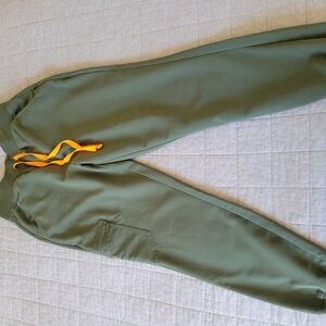 FIGS Zamora Jogger Scrub Pants S/P Color: Army Green